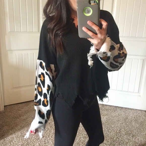 Shein black leopard sleeve raw hem sweater New M - Picture 3 of 8
